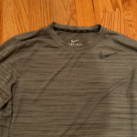 Grey and Black Striped Nike long sleeve T shirt M - Picture 2 of 2
